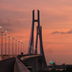 Còn nợ em muôn ngàn lời hứa…nợ em cả áo hoa thiệp hồng