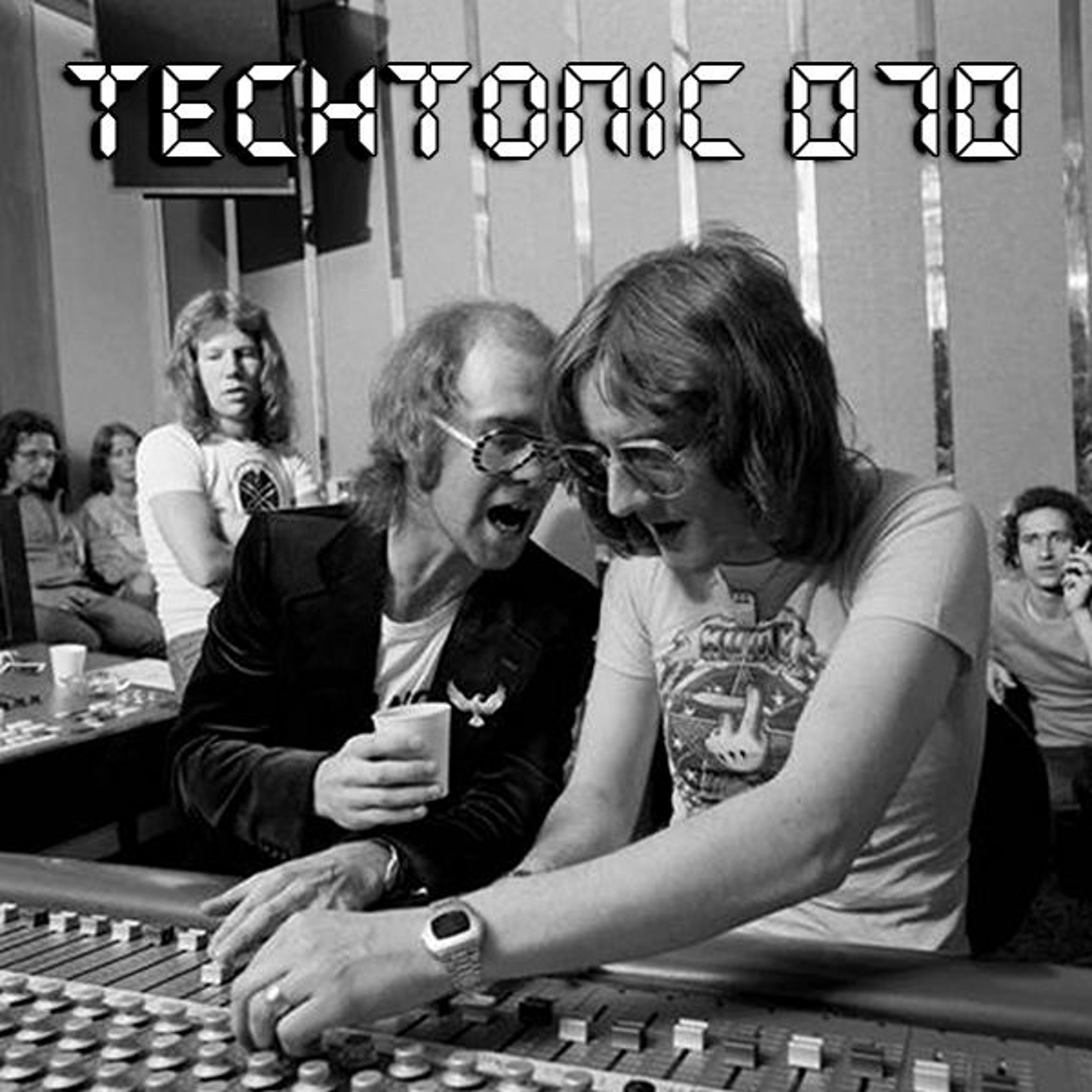 TechTonic E70 'The Knuckles Are White' Feb 2022 Techno Podcast SPECIAL GUEST *Black Synth IT* episode artwork