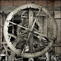 CLOCK MOVEMENT IN CREMONA