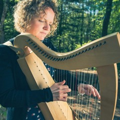 La Jeune Fille A La Tour