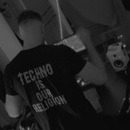 ANGETRIEBEN DURCH DUNKELE BÄSSE / 152BPM <3