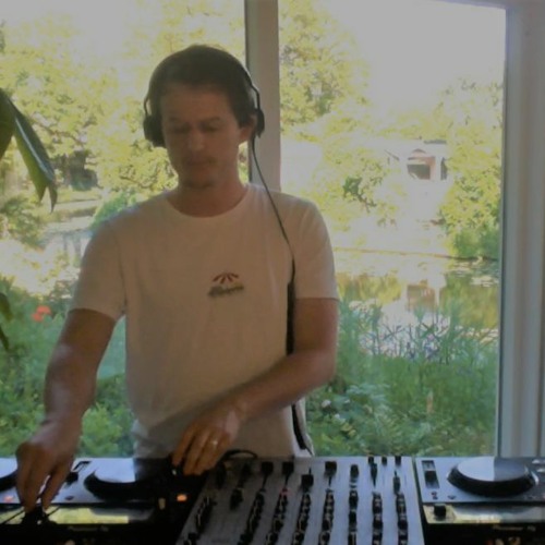 HAUSPLANT Livestream from Paradise - Thym Flies by the Water Mix