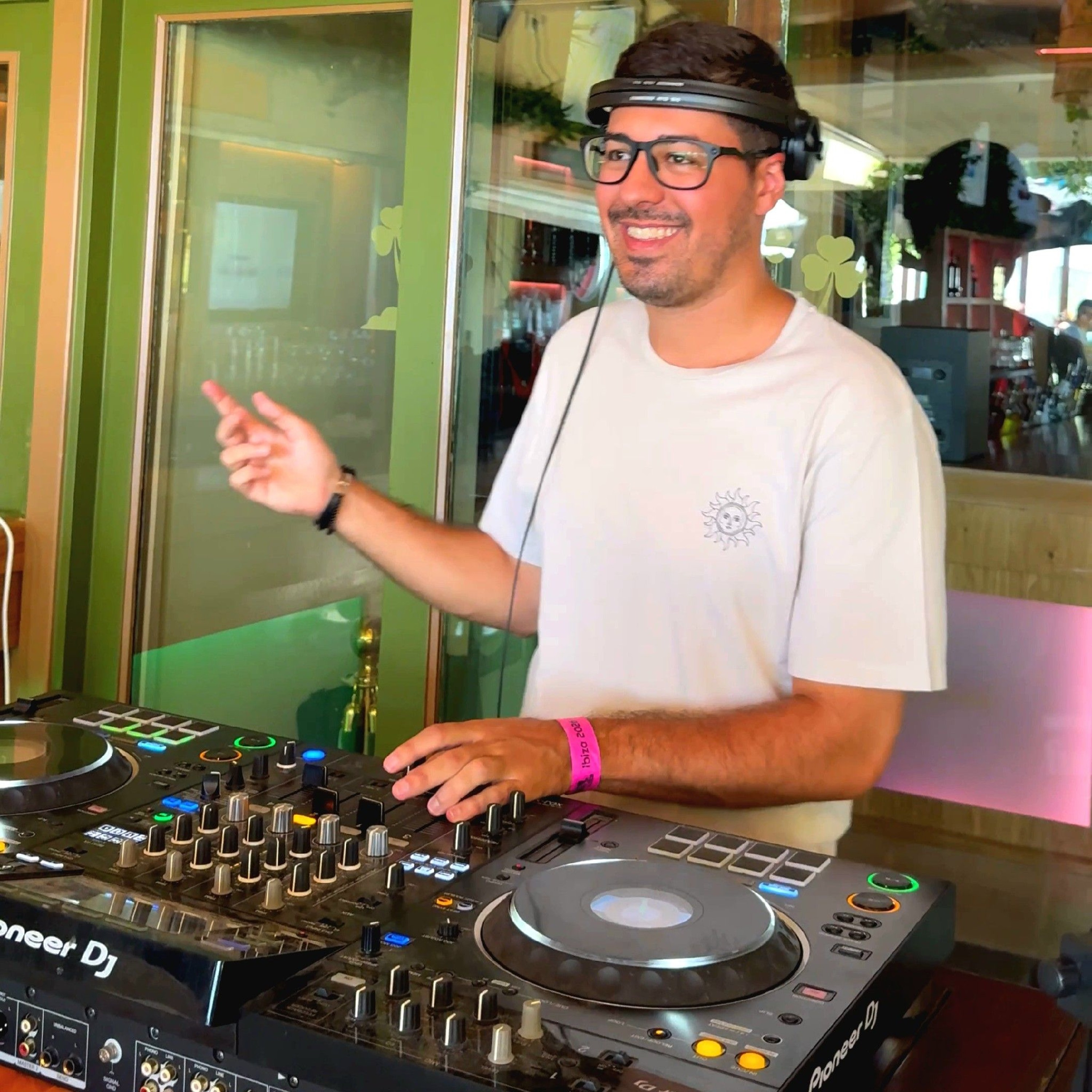 Disco, Deep, Funky, Jackin House Set - ELLIOT Live @ Ibiza Pre-Boat Party, Irish Beach (05/07/26) episode artwork