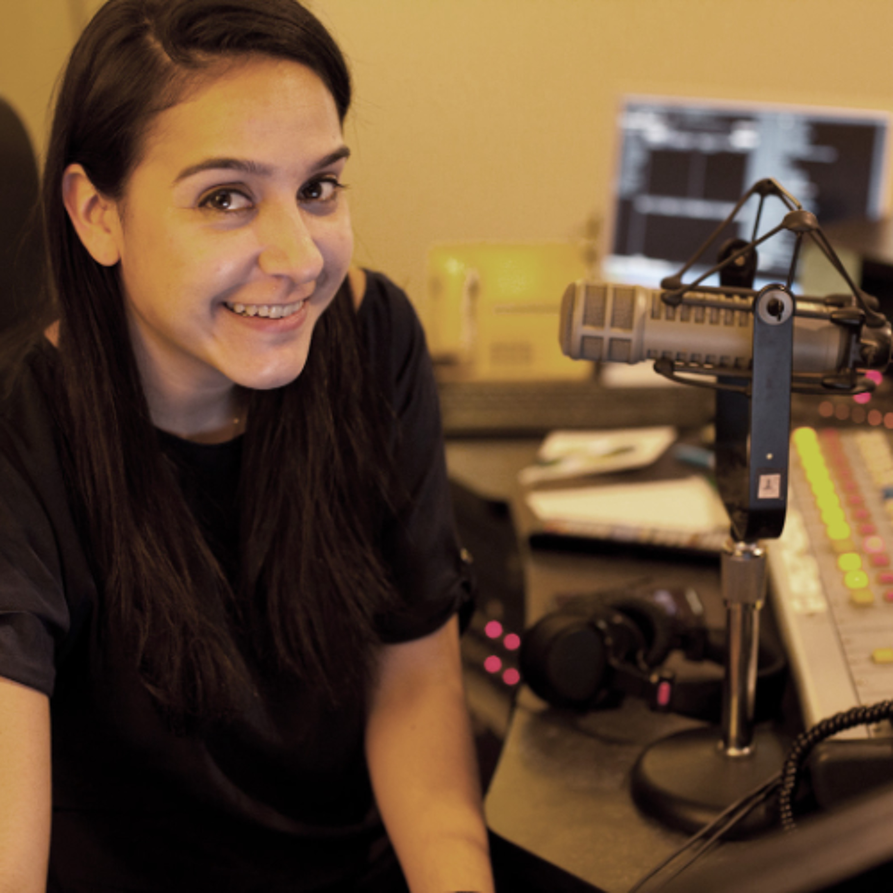 “Hellenic Voices” with Anna Eliopoulos – A tribute to Manos Xatzidakis