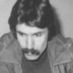 Yiğidim Aslanım Burda Yatıyor