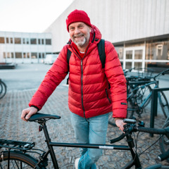 Journalistiikan työelämäprofessori Pasi Toivonen
