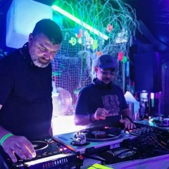 Luccio B, Kris Levy - Revolution Groove
