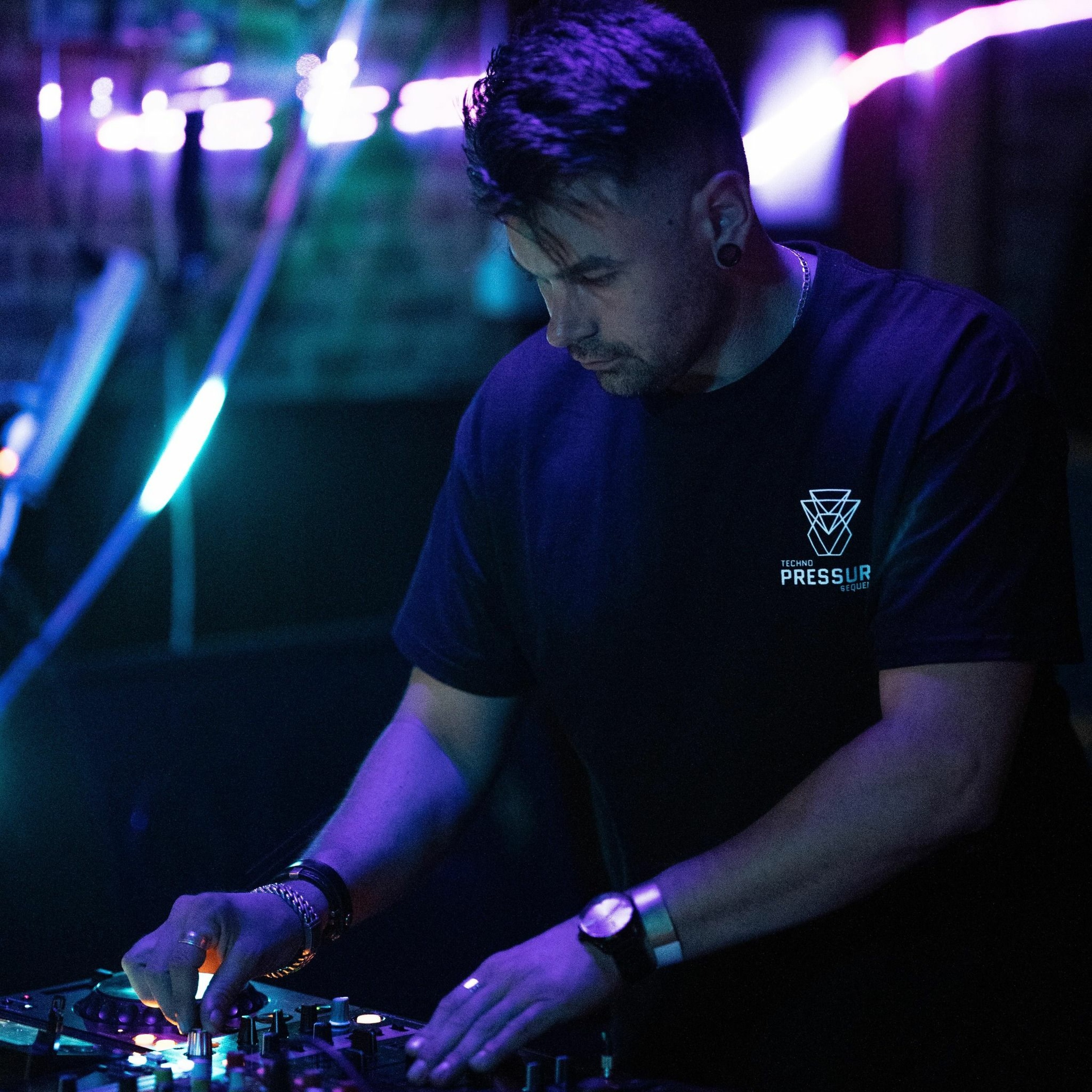 Jason Hank - New Year Eve 2024 - Loops Radio Techno episode artwork