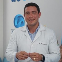 Neurologista Matheus Pires diz que, ao pensar no AVC, paciente deve ser destacado de forma singular