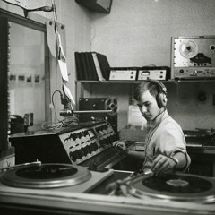 Uliss Что такое дискотека?(The Waxidermist - The Snow sample soviet radio mix)