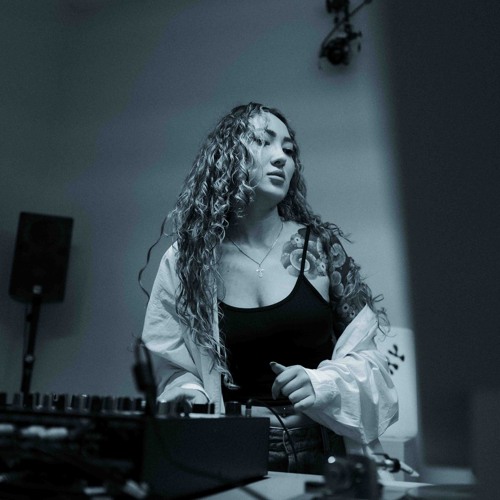 Sundry Radio 008 w/ Joy