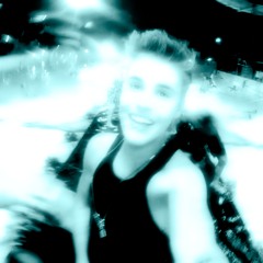 Justin Bieber & Nicki Minaj - Beauty and a Beat (Dyzzy Remix)