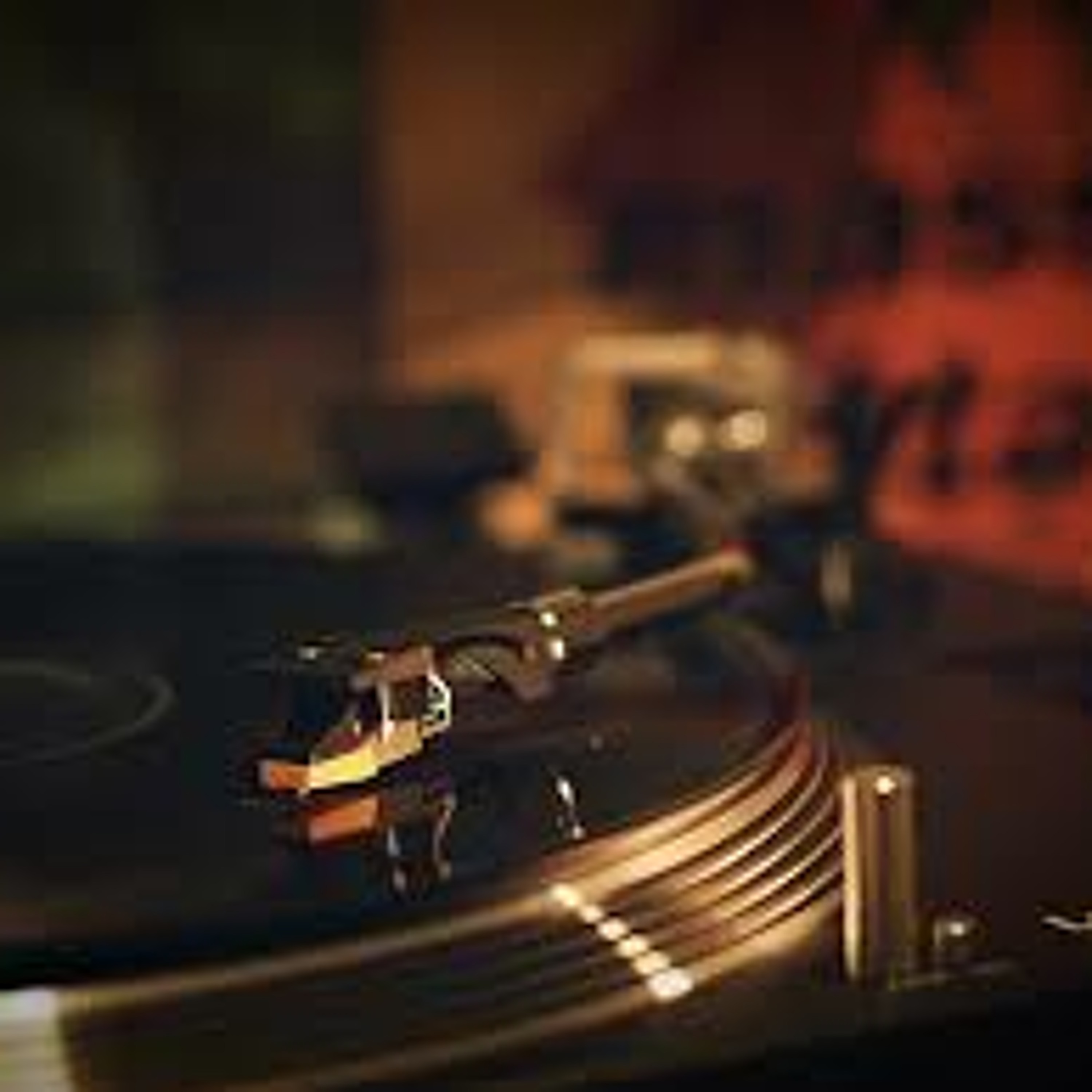 DJ Frankie Dee