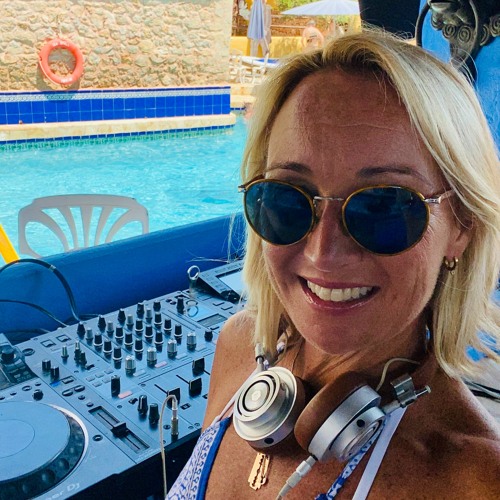 PIKES POOLSIDE SESSIONS