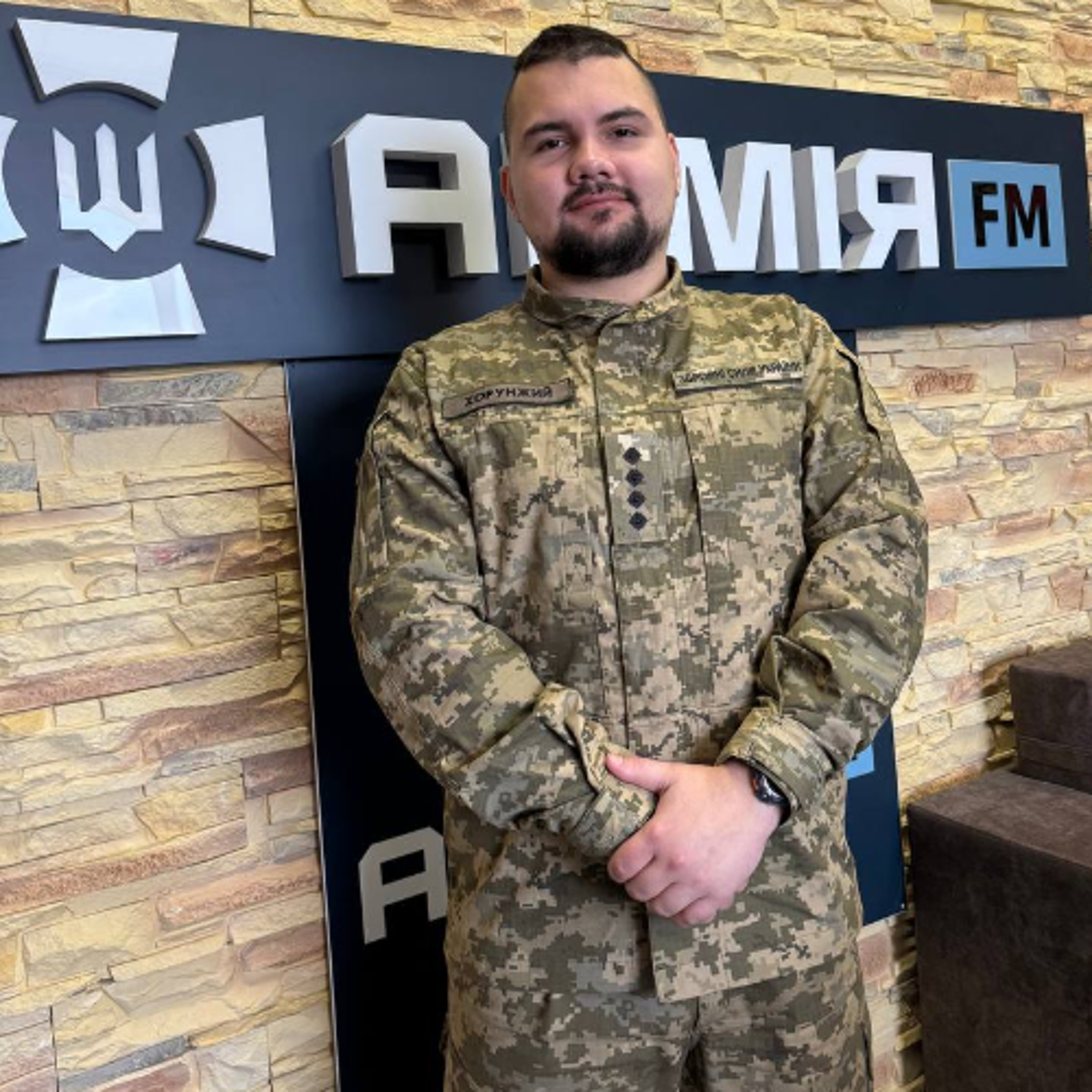 "Пишу пенталогію на фронті": історія Івана Хорунжого, який не покинув творчість під час війни episode artwork