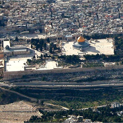 القدس نادتني أنا
