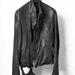 мои ноги в трех метрах от меня