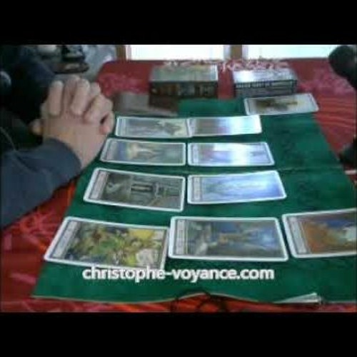 Stream Tirage Tarot Pourquoi Le Monde Tourne à l'envers ? by Listen online