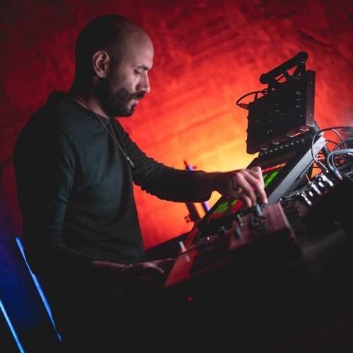 Moving valleys x Lateknights (Techno Live set)