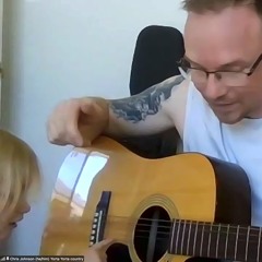 Chris and daughter sing ‘twinkle twinkle little star, how I wonder what you are”.m4a