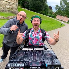 SUAT Crazy WALKING DJ Set...