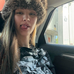 LOOKING@MECRAZY + OCTOBER