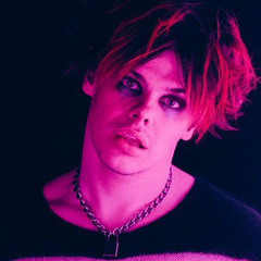 YUNGBLUD- parents at Fanzine