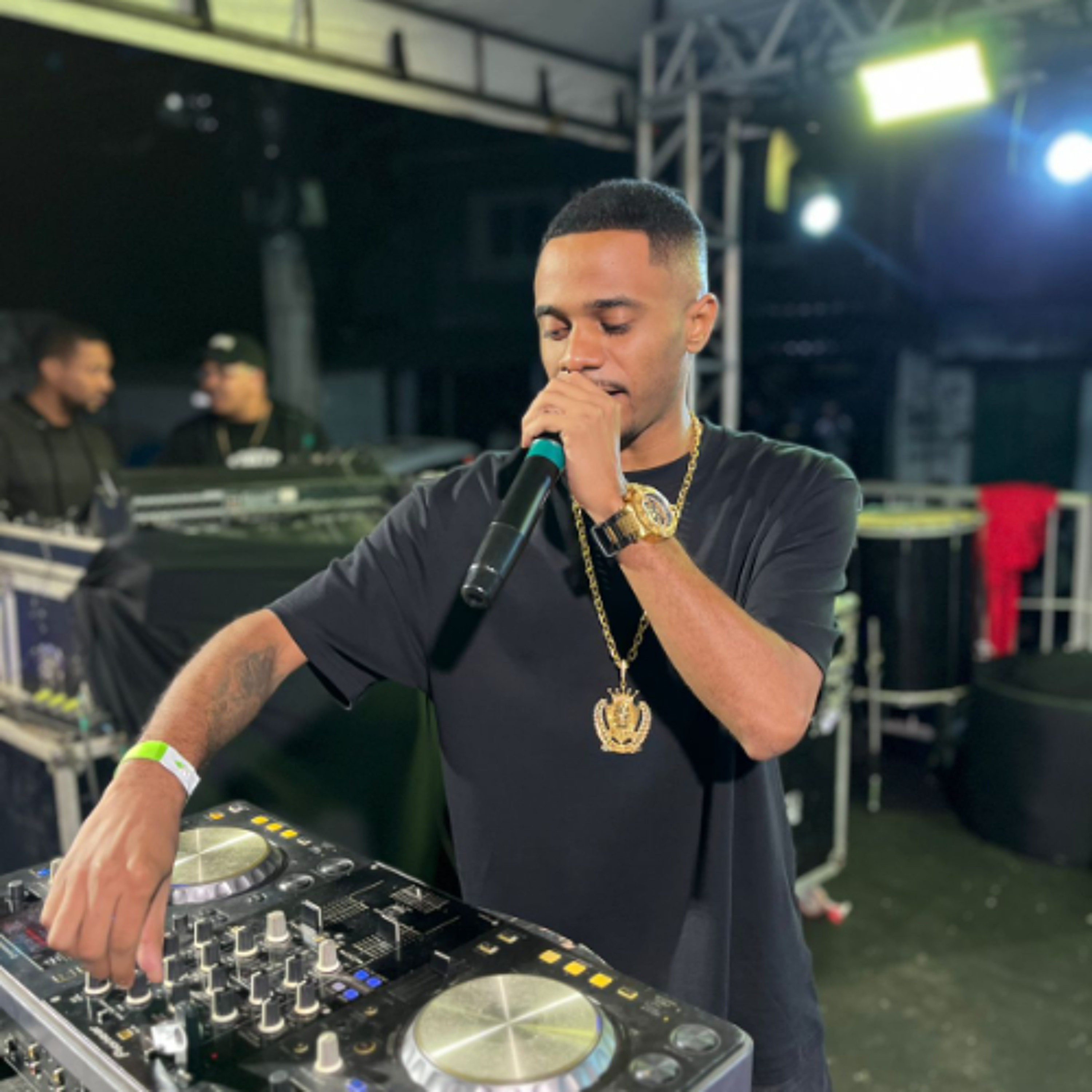 FILHO MAL DO CHEFE [ DJ LC DO MARTINS ] MCs BLACK DA PENHA & DU RED episode artwork