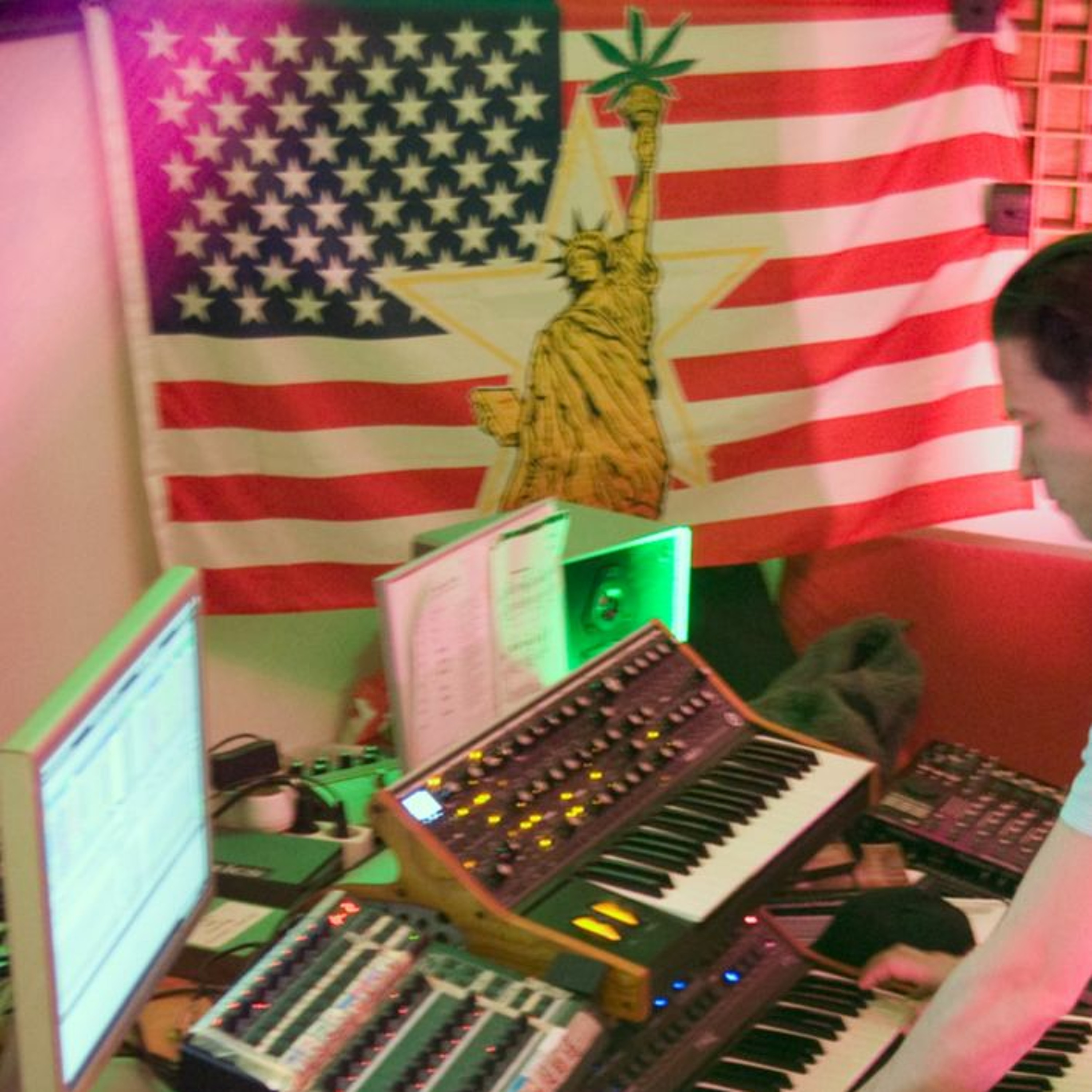 JUNGLE BONAZA 1 - Balkanimal Fever Drumbie