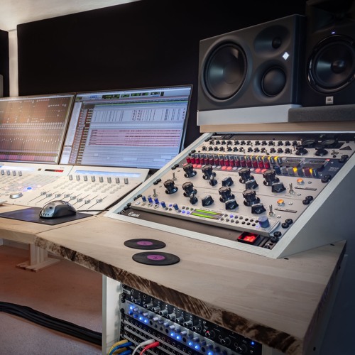 Dragged Under - Chelsea Mix Contest 2020 - mixed by Julius Muennig