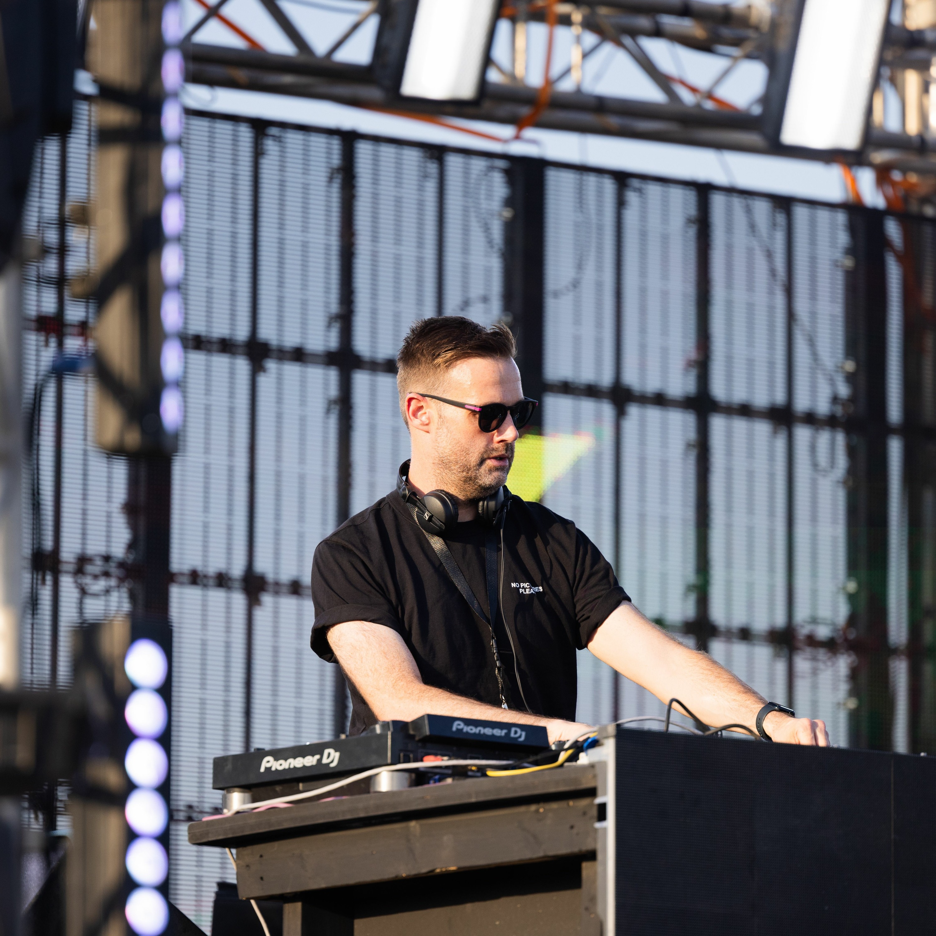 Paul Thomas presents UV Radio