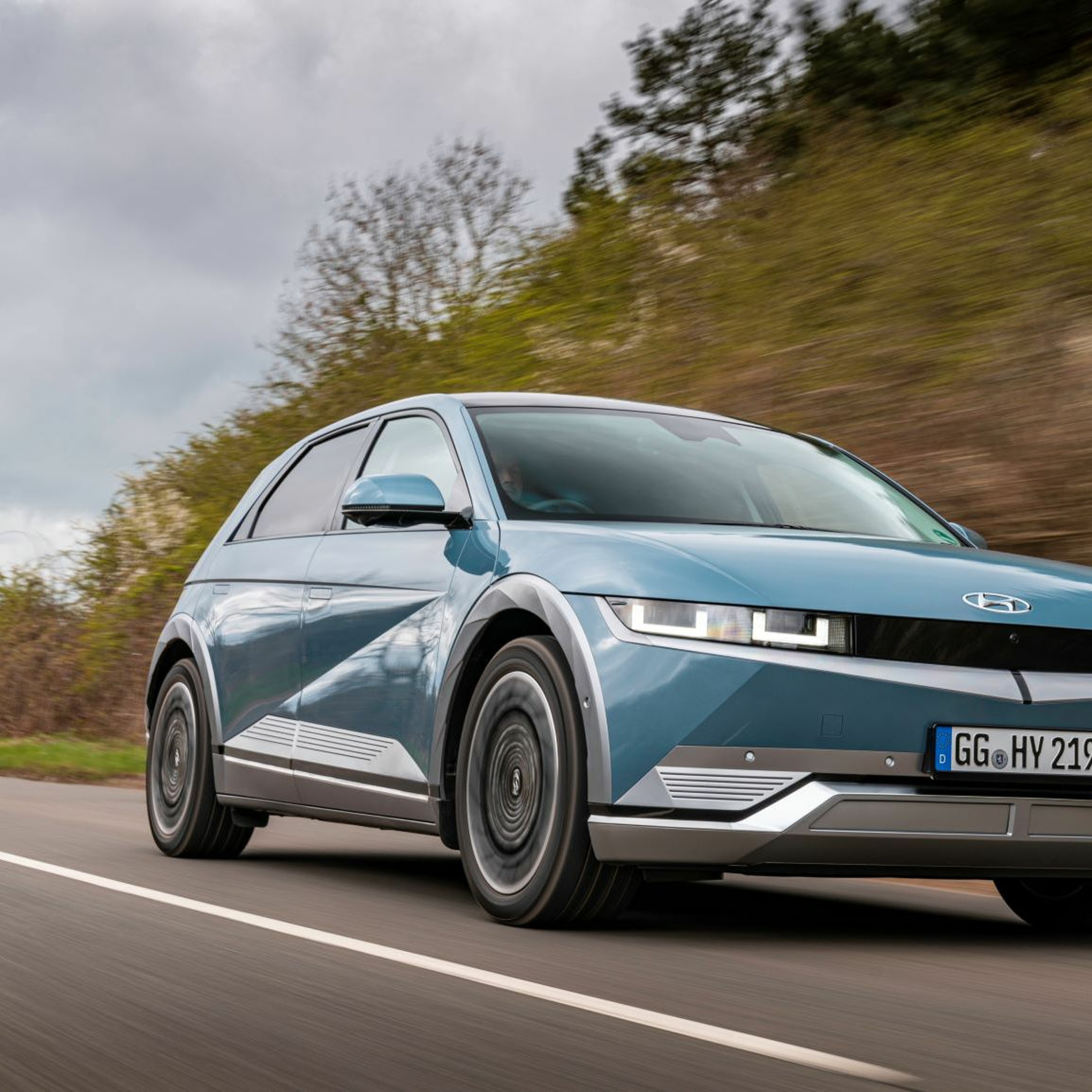 Overdrive: Car sales could hit 1 mill; Hyundai Ioniq – purpose built electric vehicle; Isuzu D-Max thumbnail