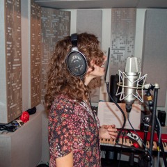 A Thousand Hallelujahs (feat. Brooke Ligertwood)