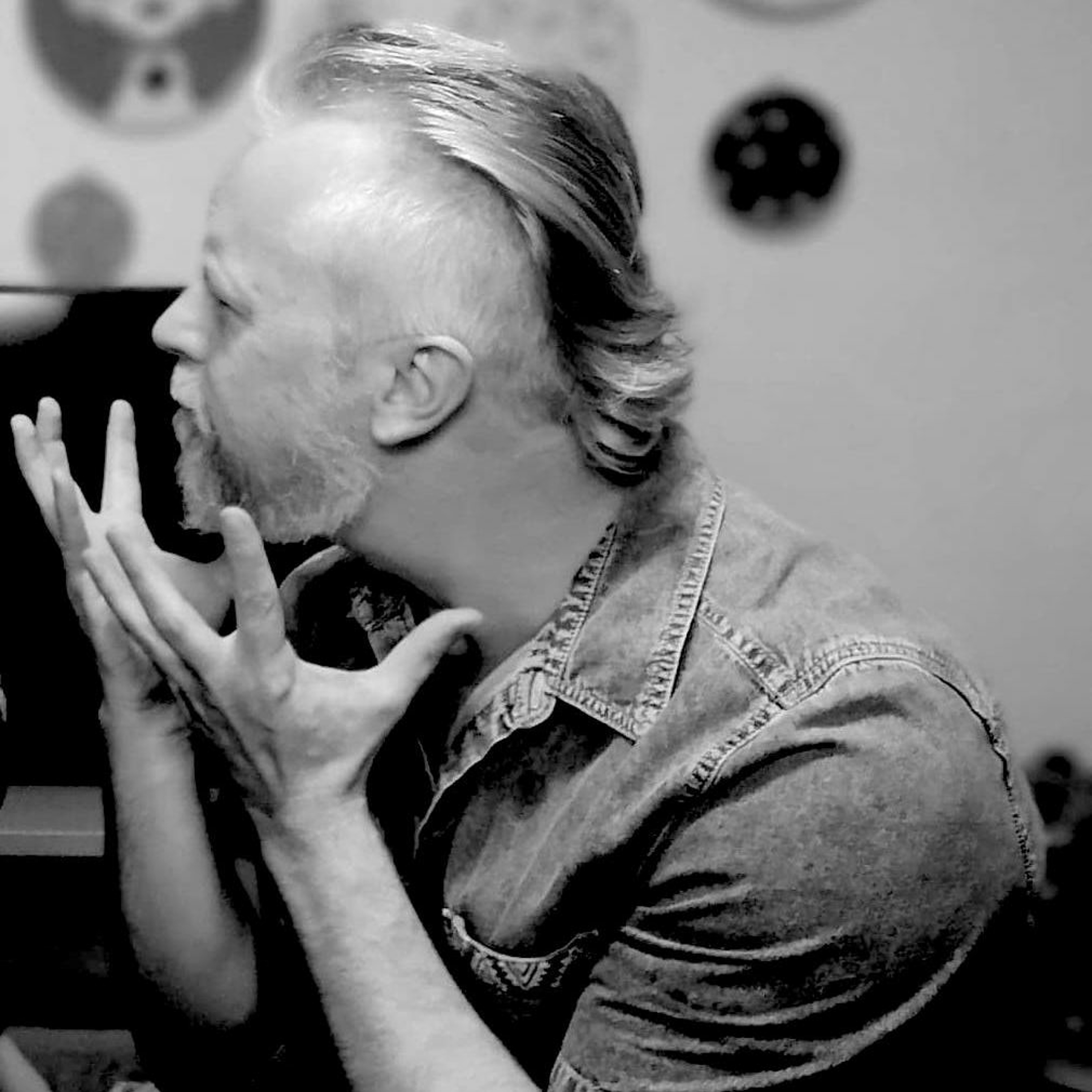 Shards - The 1 Poem Podcast of Cameron Semmens