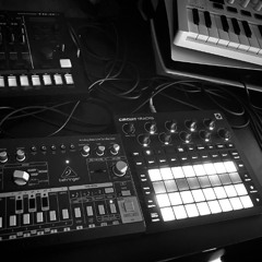 1010 - First session techno  / only Circuit track / 128 bpm