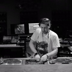 S01 E08 | A2K @ Sonic Junkie Recording Studio