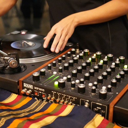 Stream The Analog Vault Listen to DJ sets & live recordings playlist