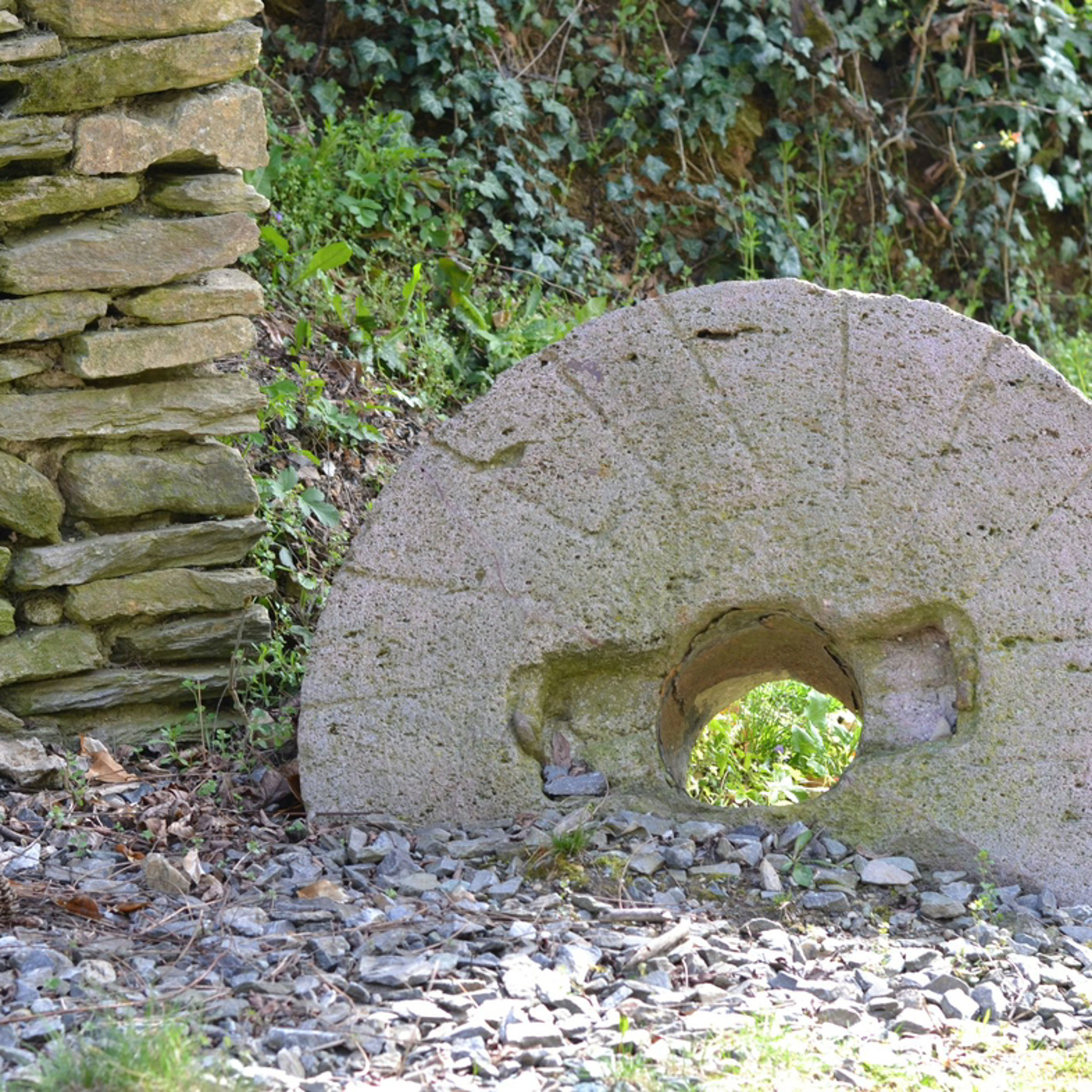 MILLSTONES & MERCY - EXAMINING OUR HEARTS - Homily 26th Sun in Ordinary Time episode artwork