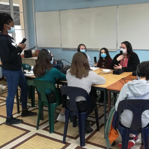 Listen to music albums featuring Interview sur le sexisme par les