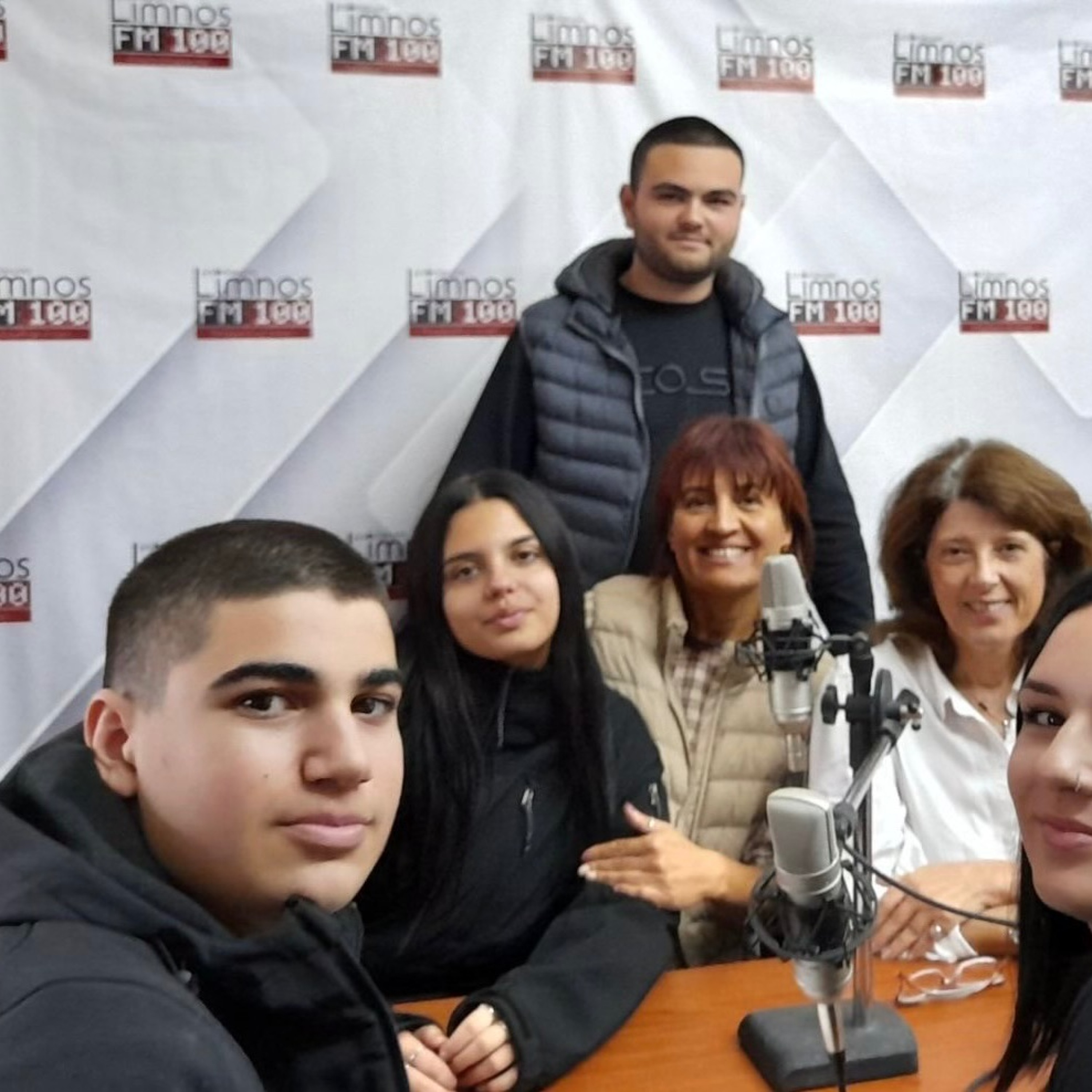 Οι μαθητές του ΕΠΑΛ Μύρινας για την επίσκεψή τους στο Ευροκοινοβούλιο episode artwork