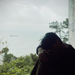 Tránh Xa Loài Người