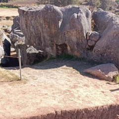 Sacsayhuamán: caminos subterráneos en Cusco