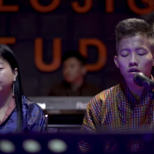 NANG LA CHUNG SAY YOYO- TASHI TOBGAY & TASHI LHAMO UNPLUGGED SESSION EPI 8