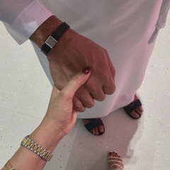 ‏واحدٍ لا من طرالي جاب طاريه المسرّه🤍