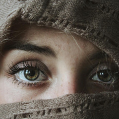 Lying Eye's
