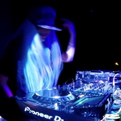 I heard you like the Dark... (live set from The Black Box main room)