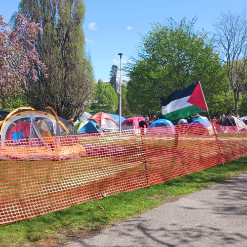 Mac Students Encamp to Divest