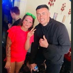 Lacey-mae peels 12th birthday bash