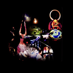 Alltägliches Tuscheln (geh:gen) / über -(:-)Altlastencontainern