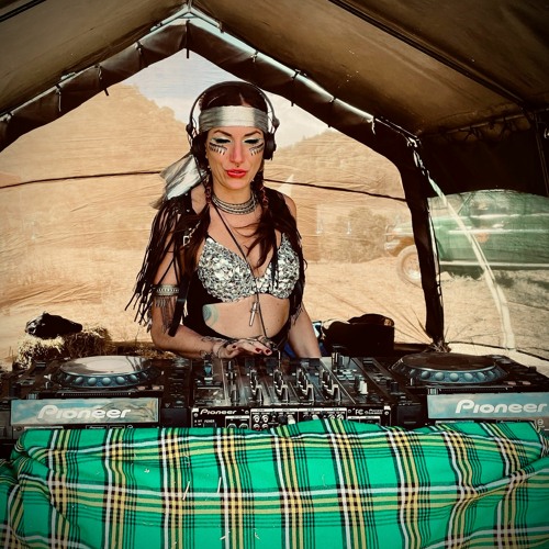 Saphhira Solstice @ Safari Burn